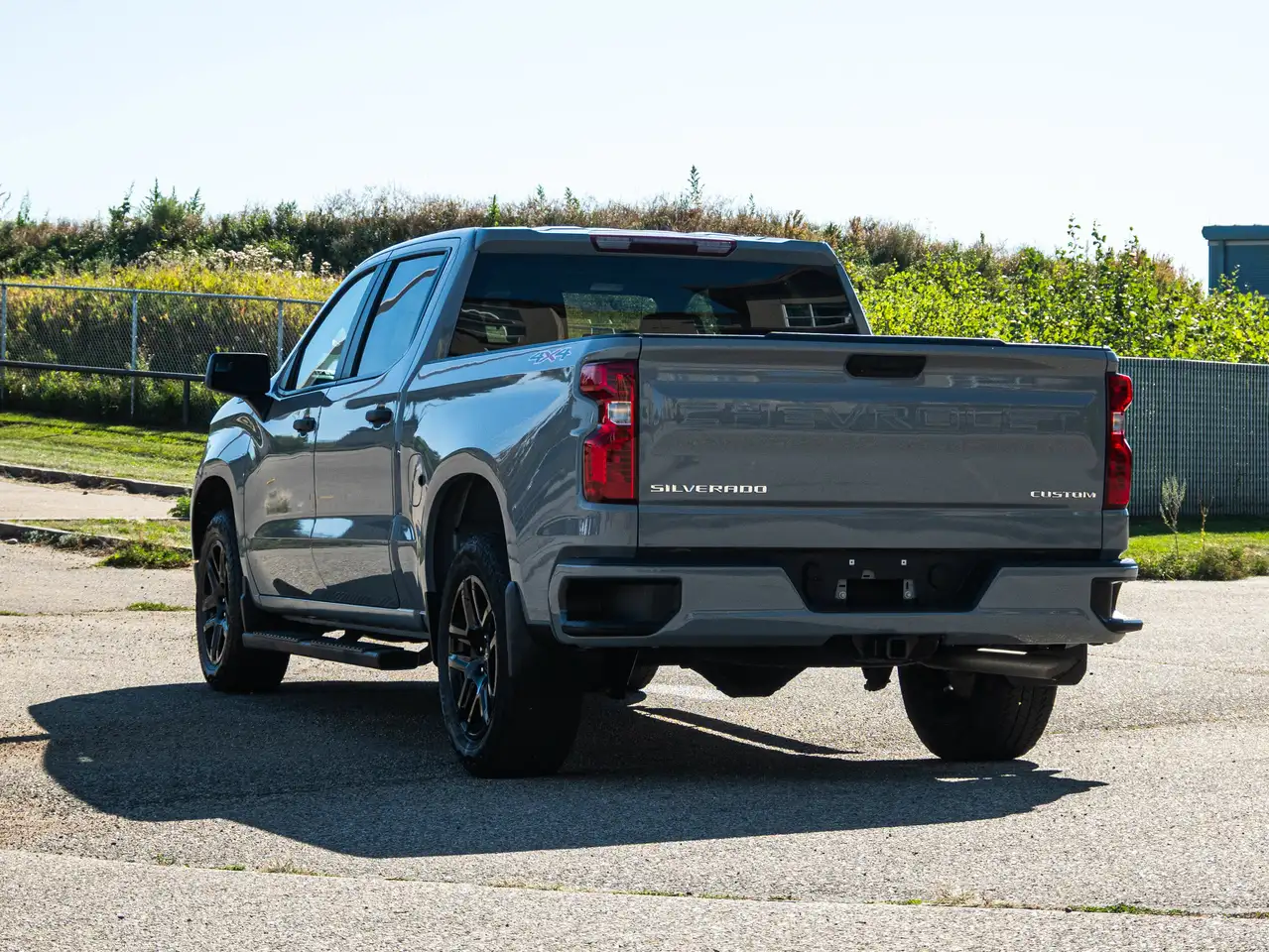 Chevrolet Silverado 1500 - Image 12