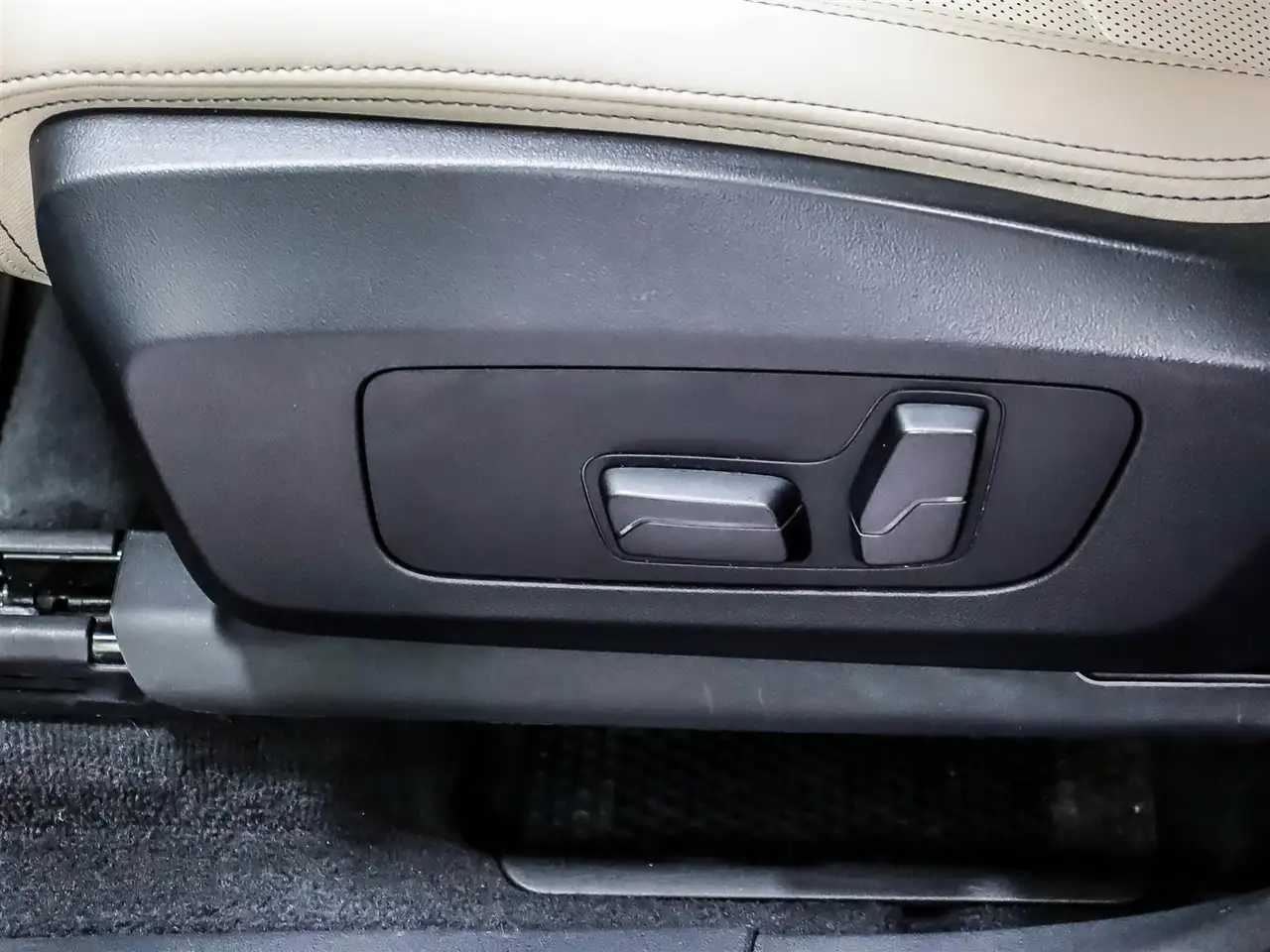 BMW X1 - Image 24