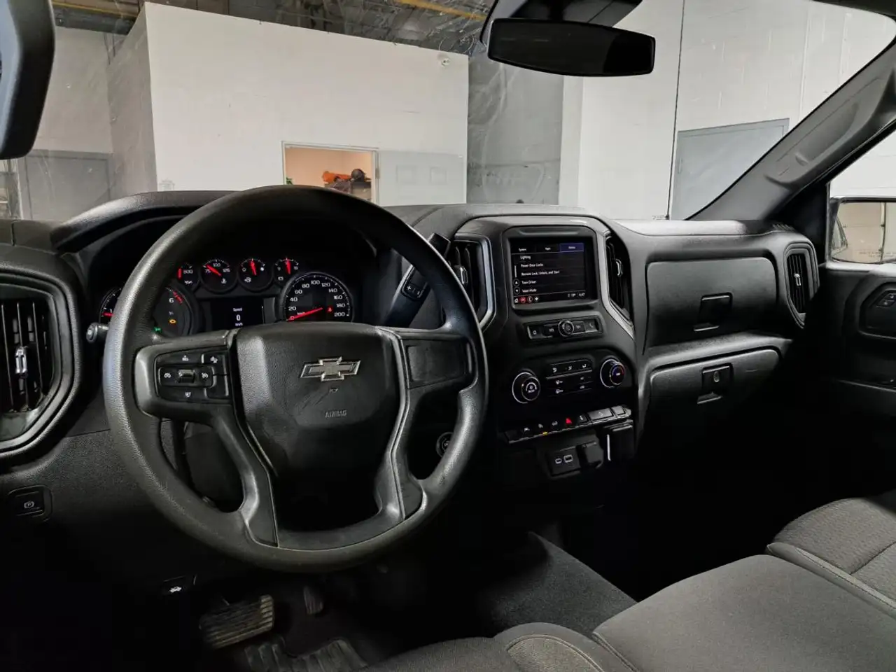 Chevrolet Silverado 1500 - Image 8