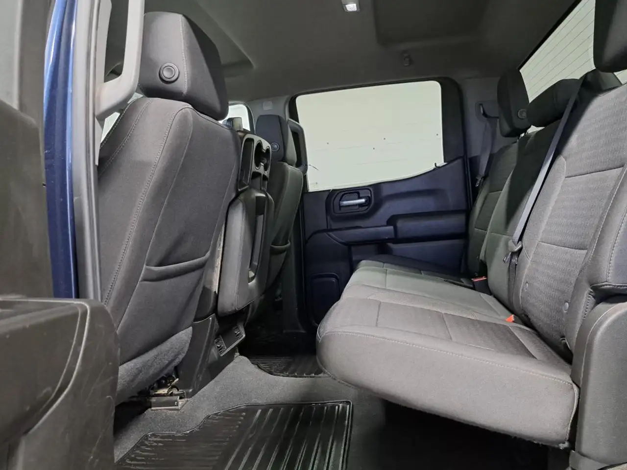 Chevrolet Silverado 1500 - Image 27