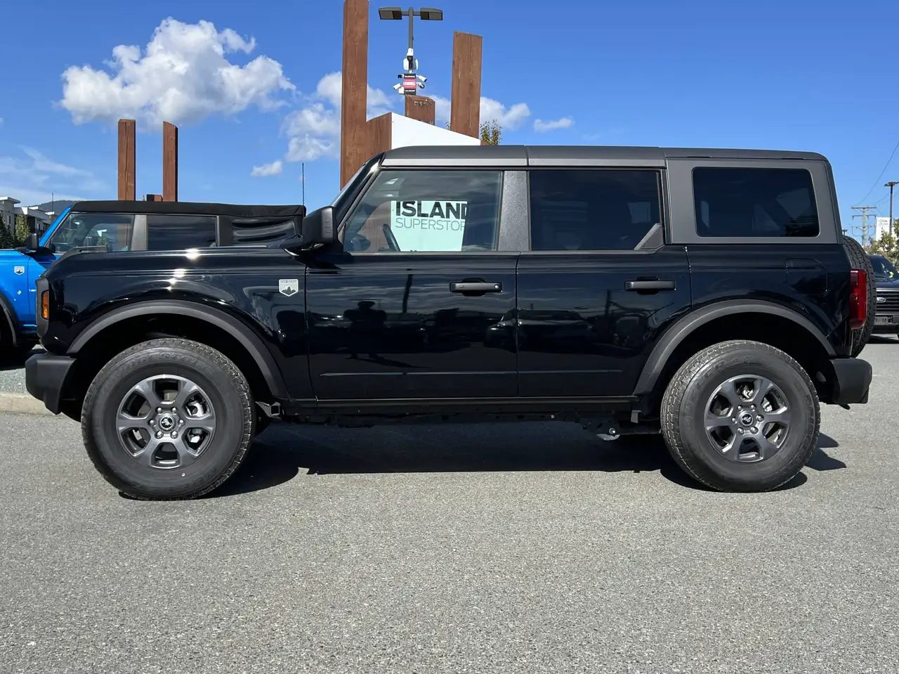 Ford Bronco - Image 3