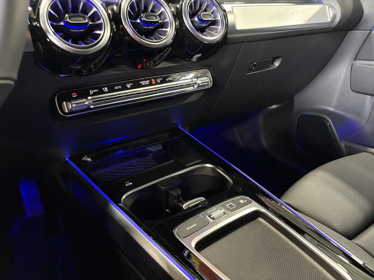 Mercedes-Benz EQB - Image 20