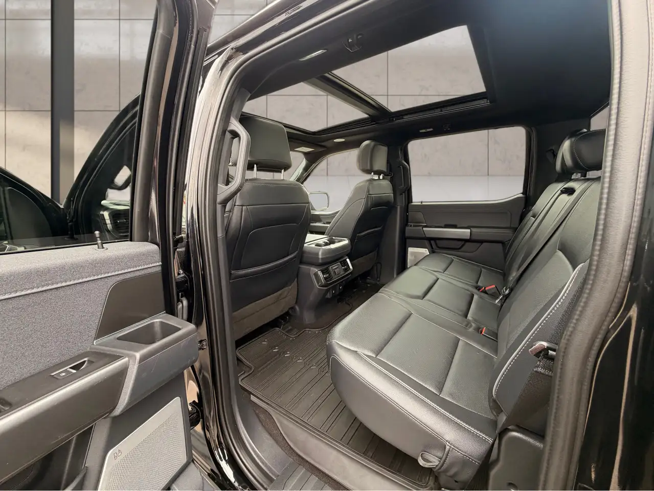 Ford F-150 - Image 10