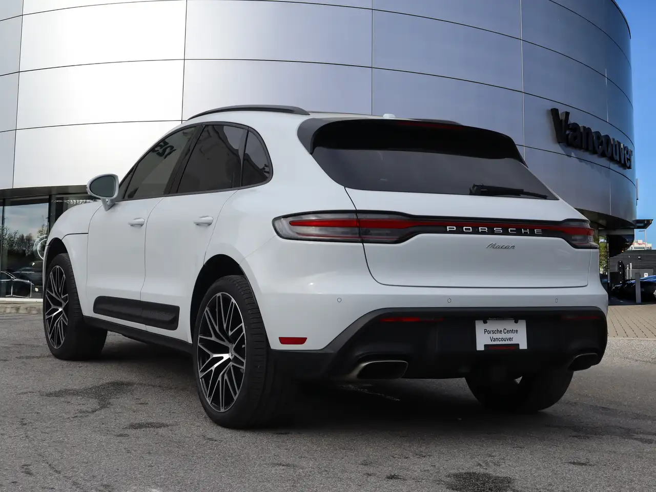 Porsche Macan - Image 3