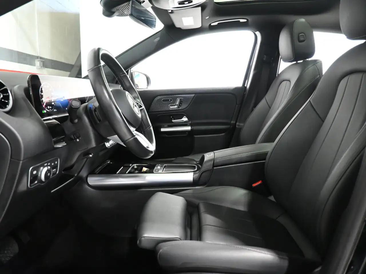 Mercedes-Benz GLA - Image 23