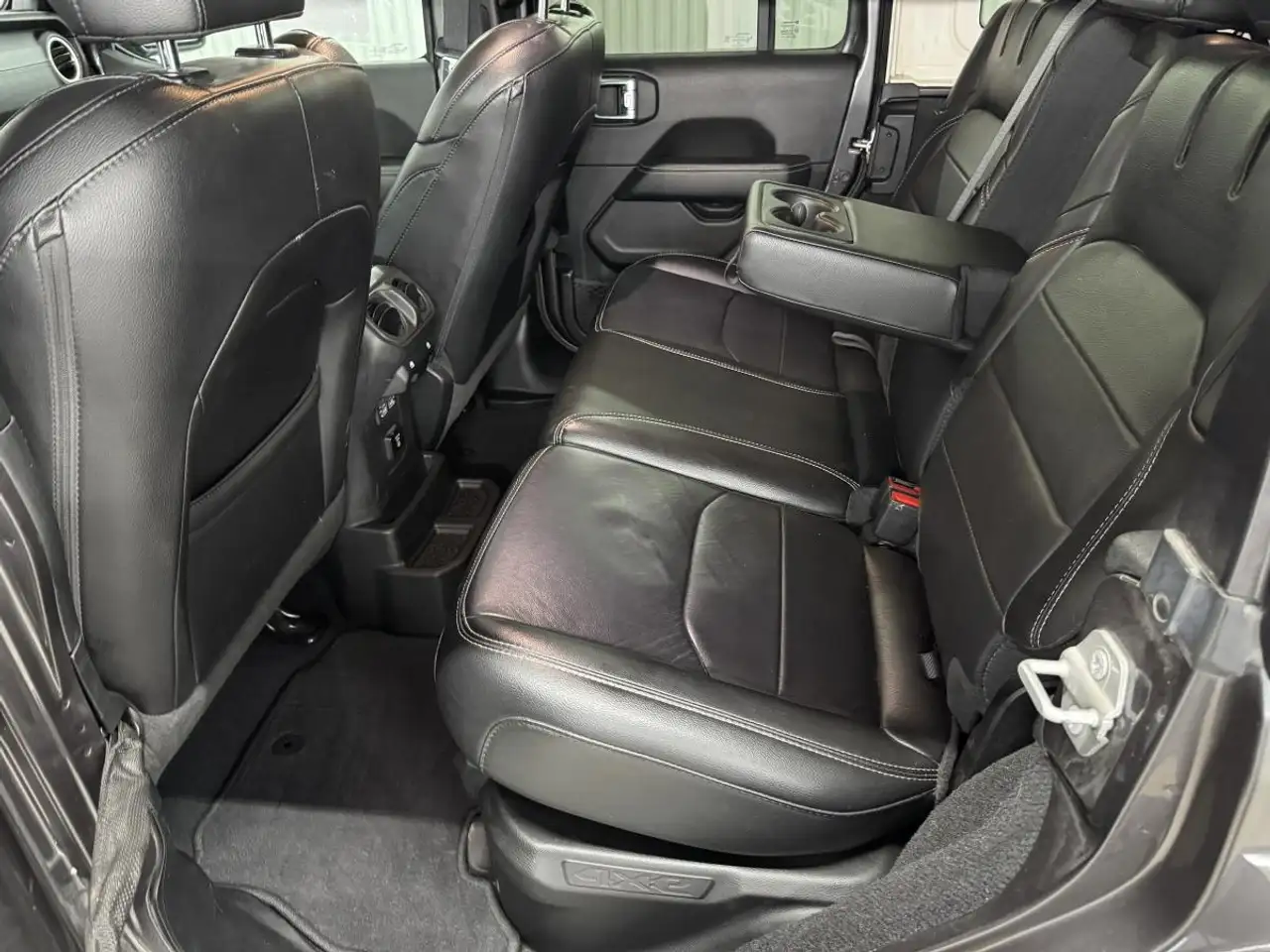 Jeep Wrangler - Image 9
