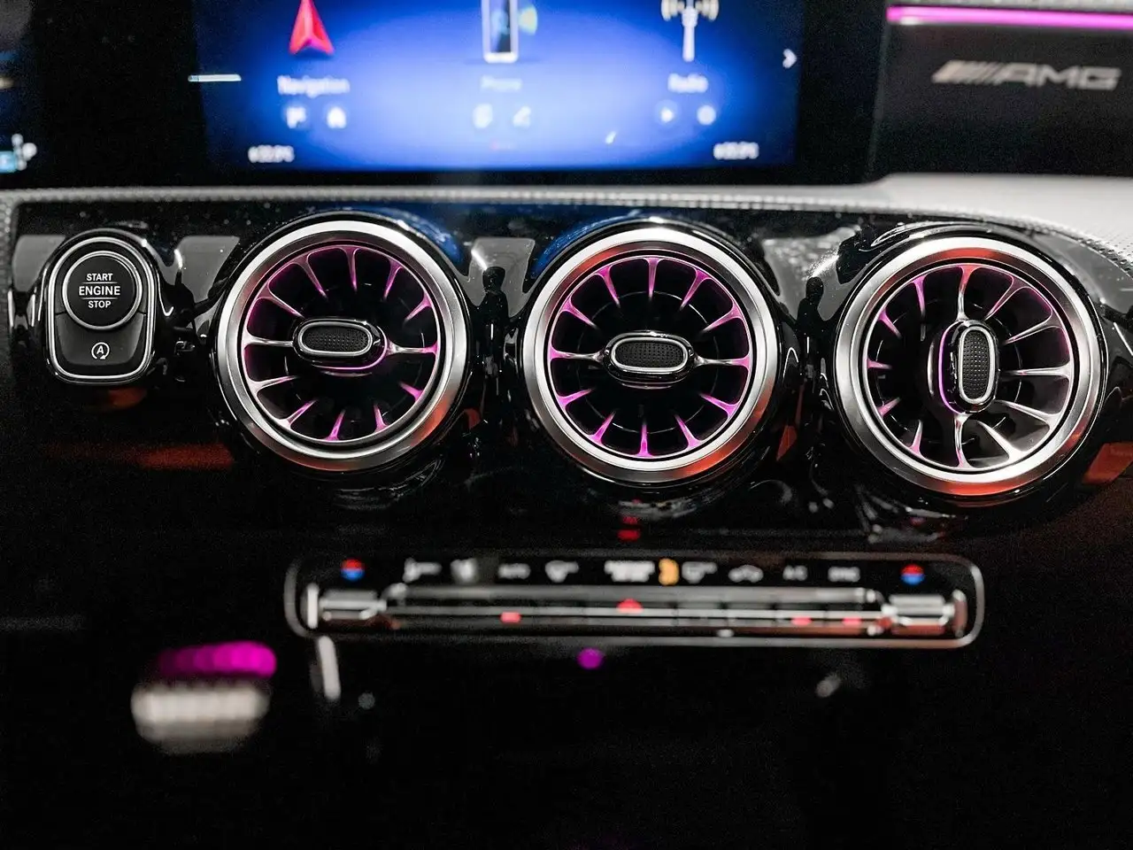 Mercedes-Benz CLA - Image 18