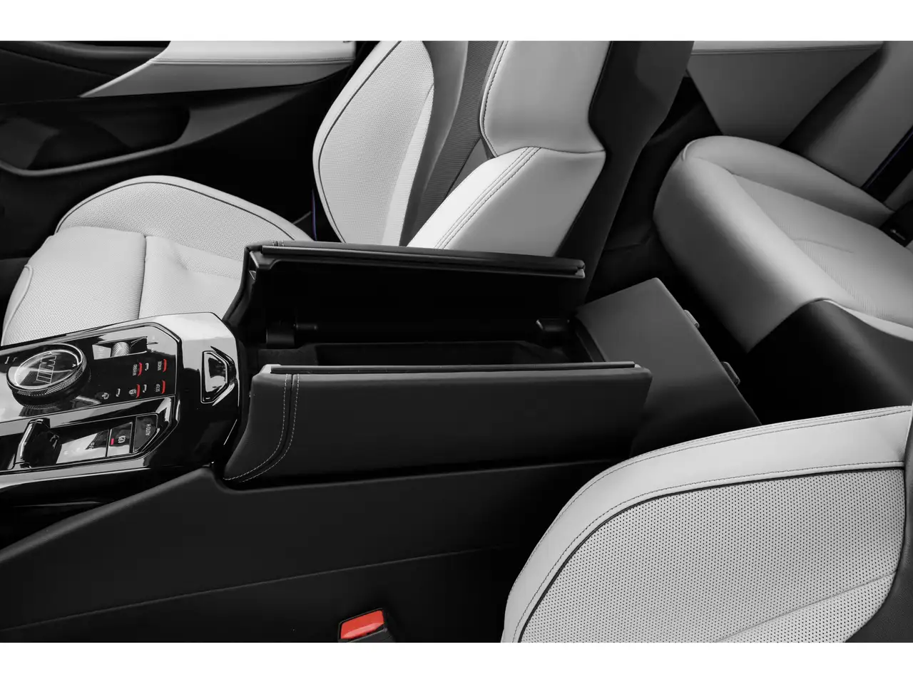 BMW M5 - Image 9