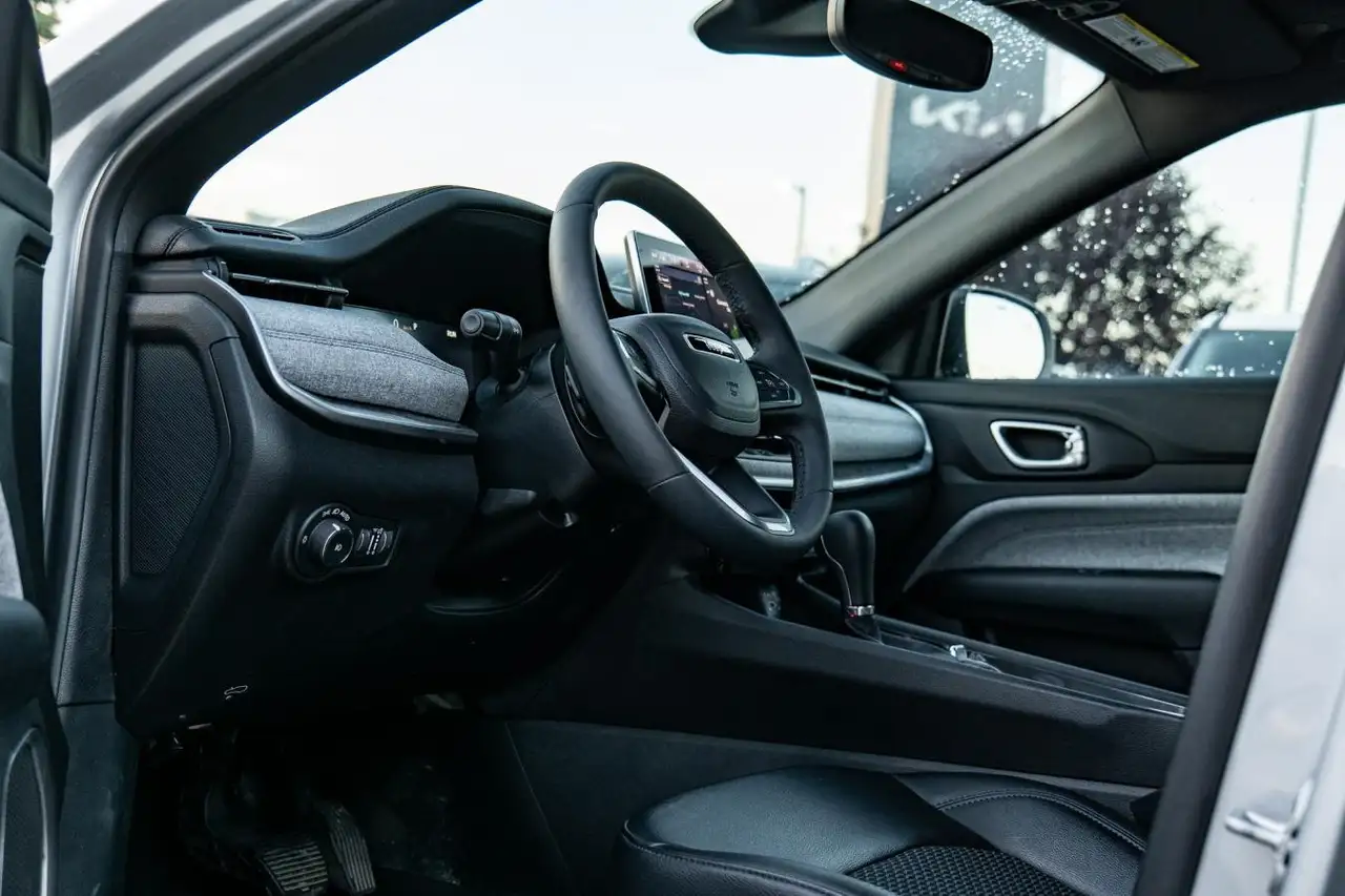 Jeep Compass - Image 11