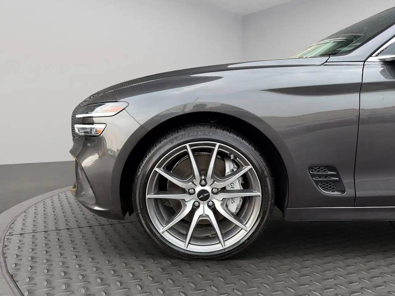 Genesis G70 - Image 8