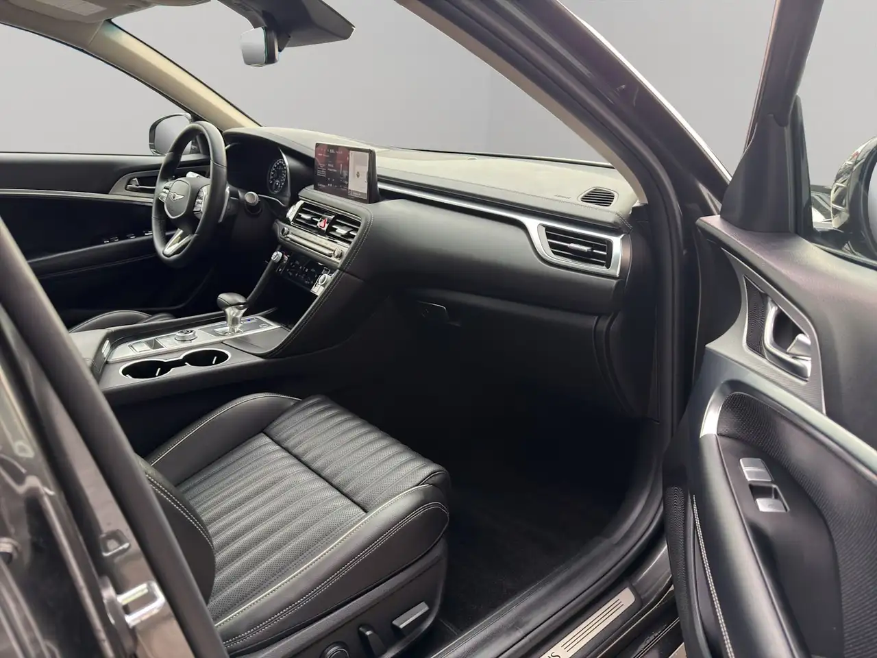 Genesis G70 - Image 21