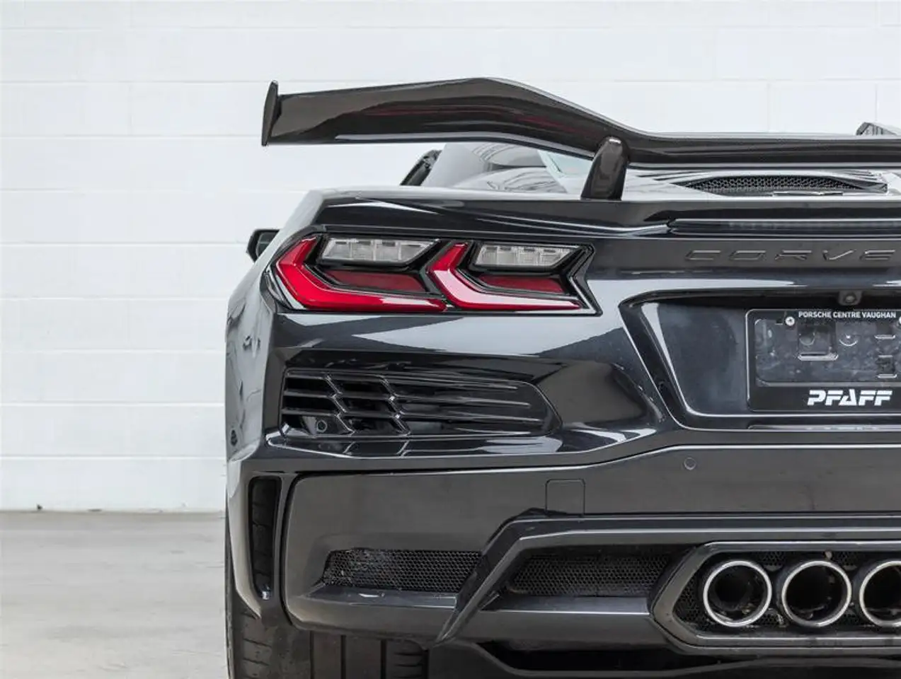 Chevrolet Corvette - Image 30