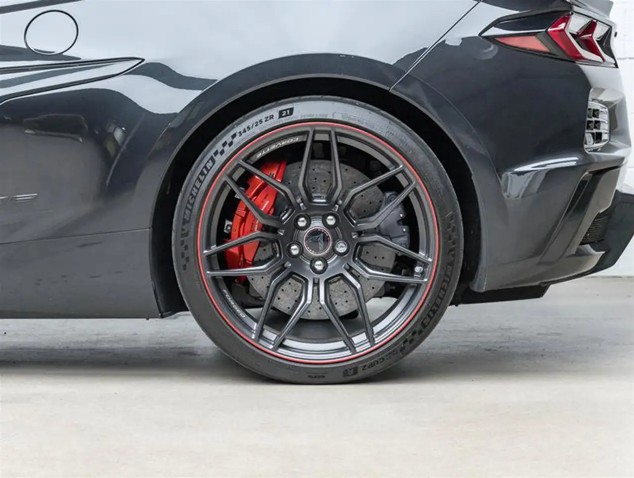 Chevrolet Corvette - Image 21