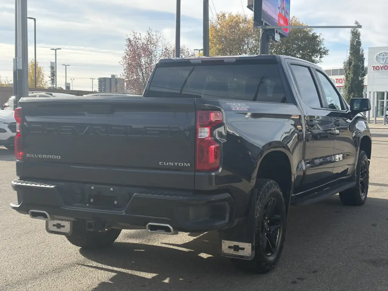 Chevrolet Silverado 1500 - Image 7