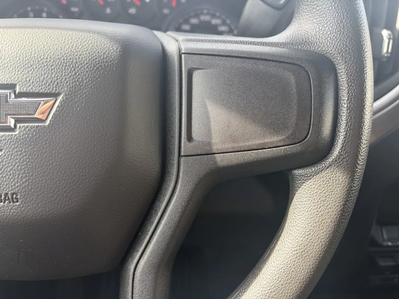 Chevrolet Silverado 1500 - Image 30
