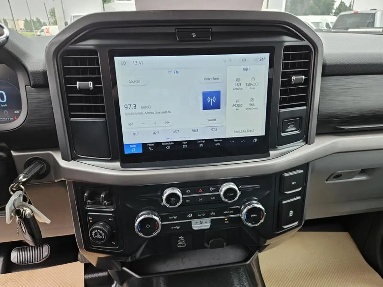 Ford F-150 - Image 18