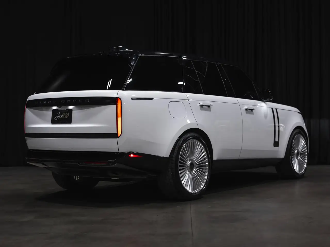 Land Rover Range Rover - Image 4