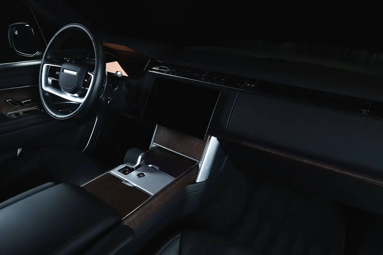 Land Rover Range Rover - Image 19