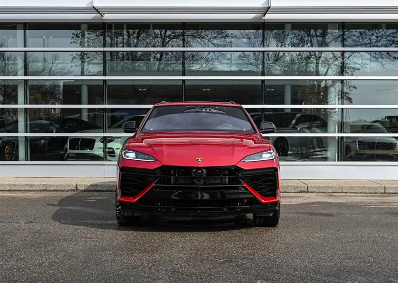 Lamborghini Urus - Image 3