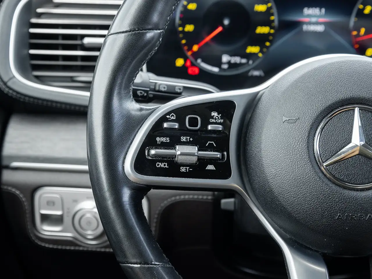 Mercedes-Benz GLE - Image 9