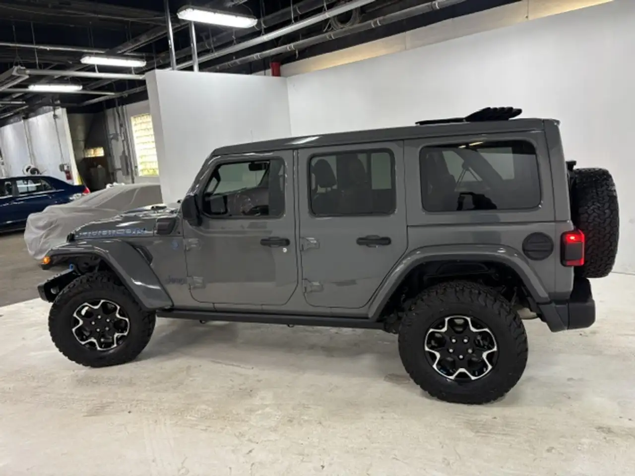 Jeep Wrangler - Image 6