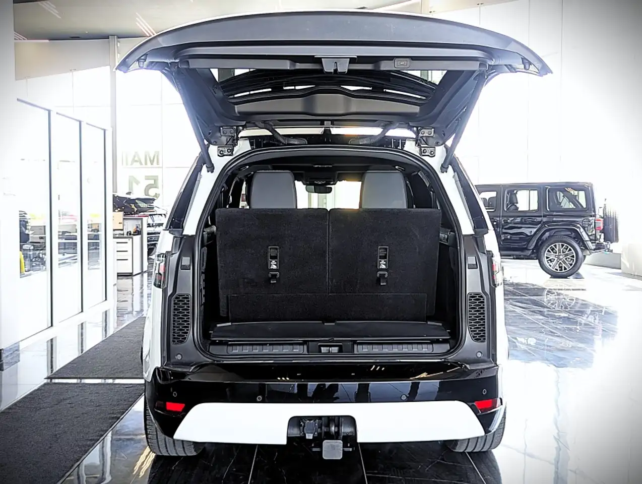 Land Rover Discovery - Image 7