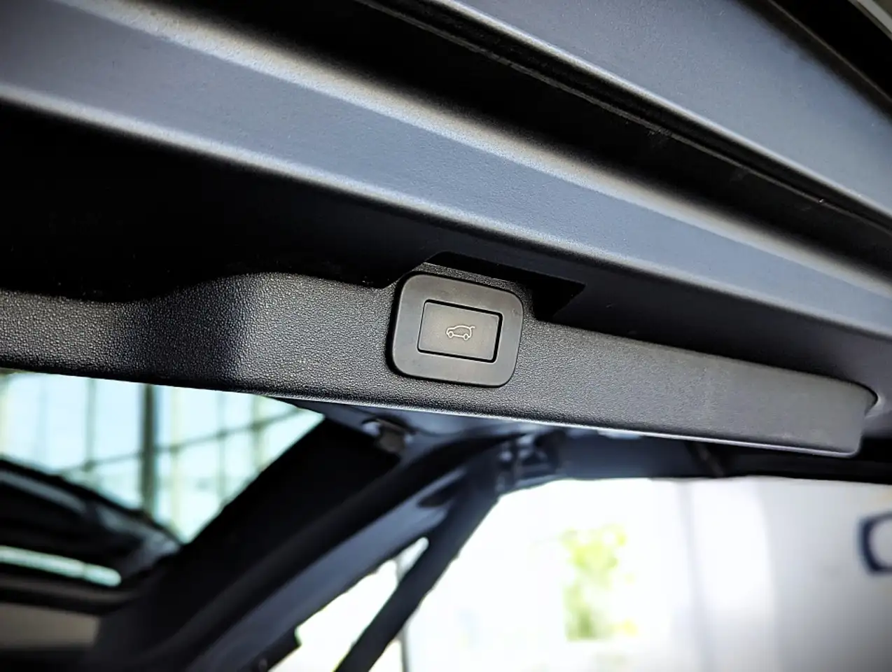 Land Rover Discovery - Image 9