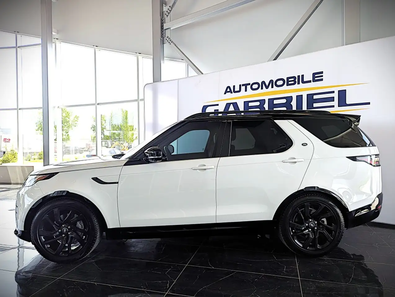 Land Rover Discovery - Image 11