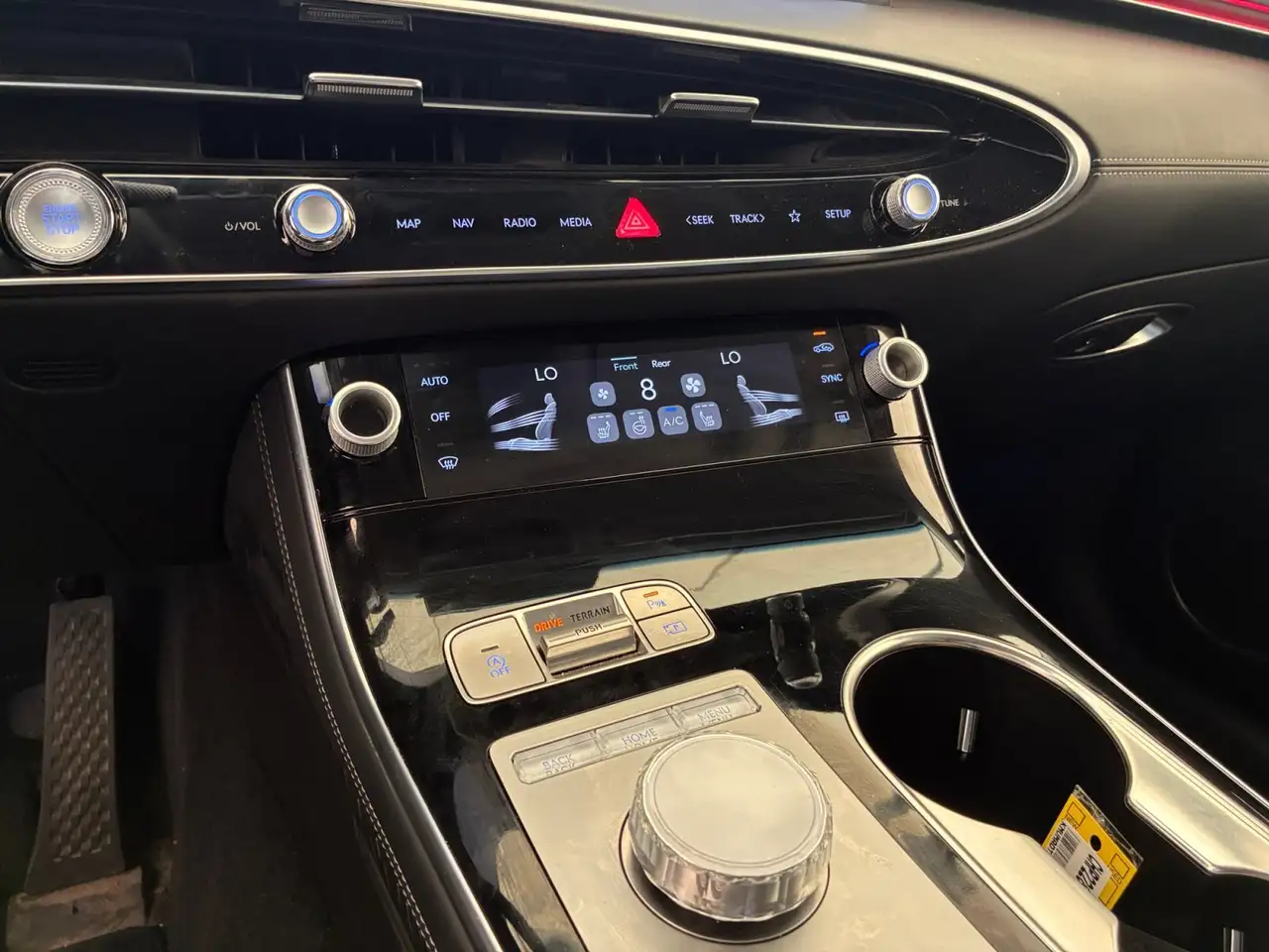 Genesis GV70 - Image 15