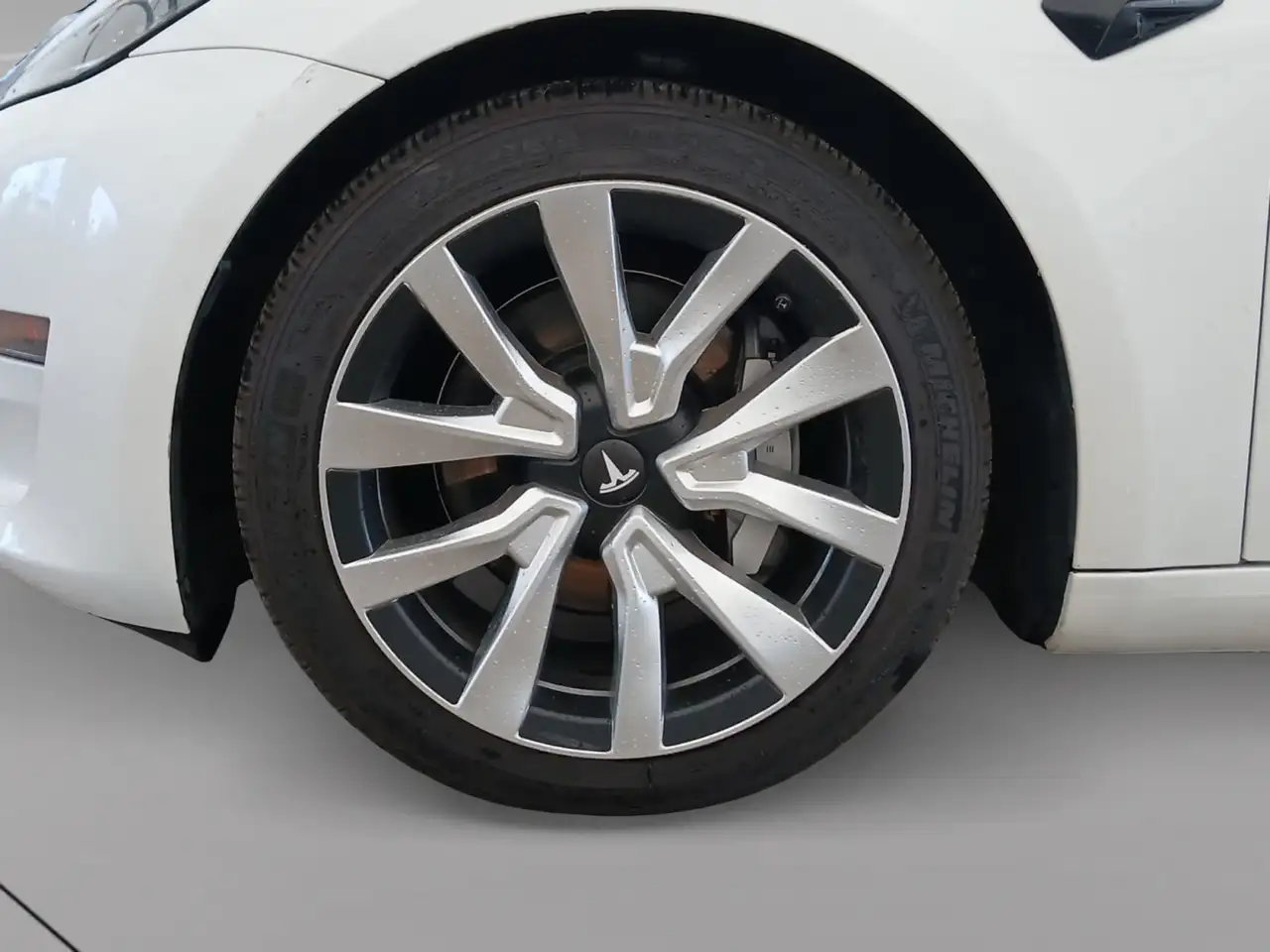 Tesla Model 3 - Image 28