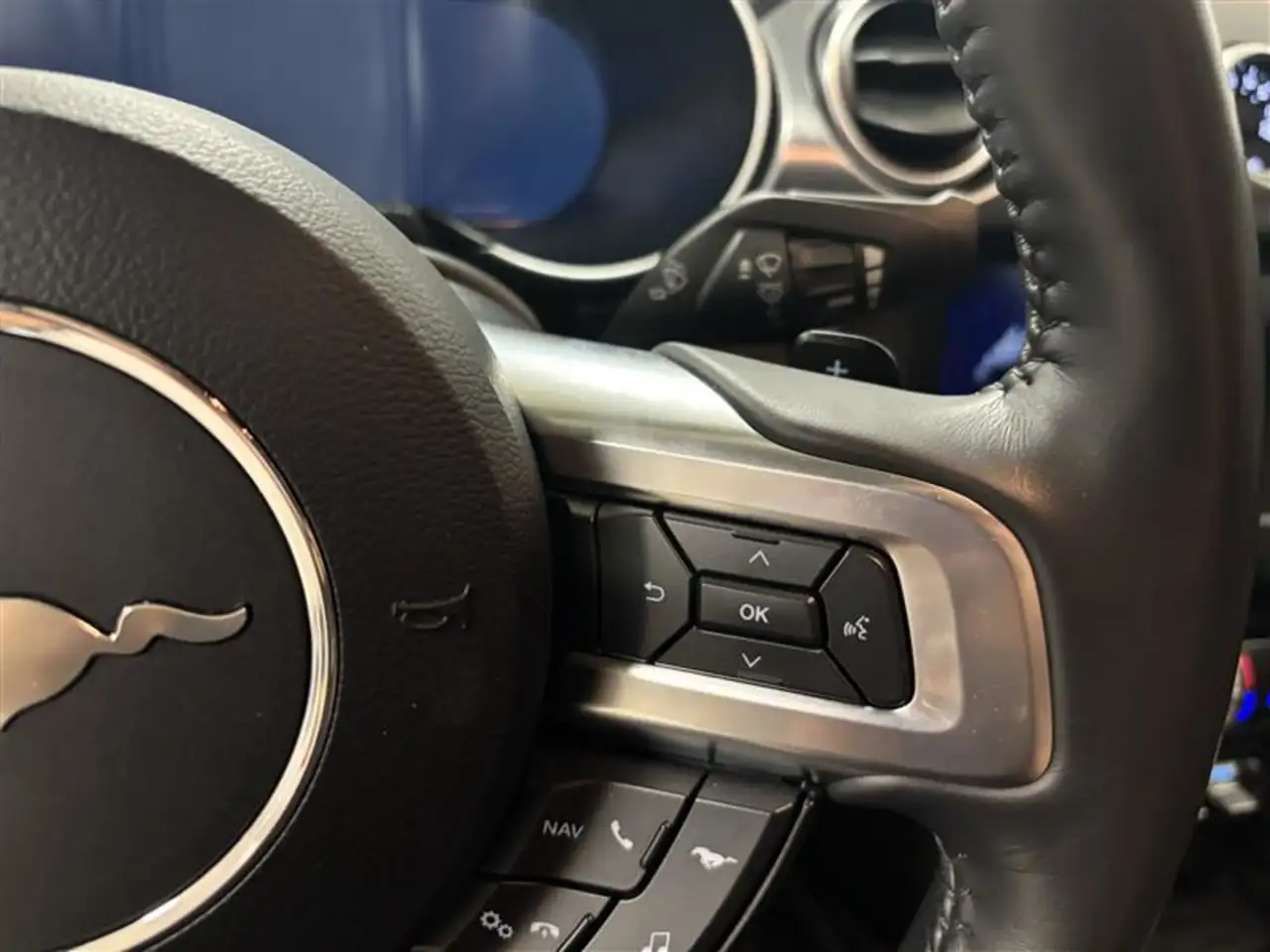 Ford Mustang - Image 9
