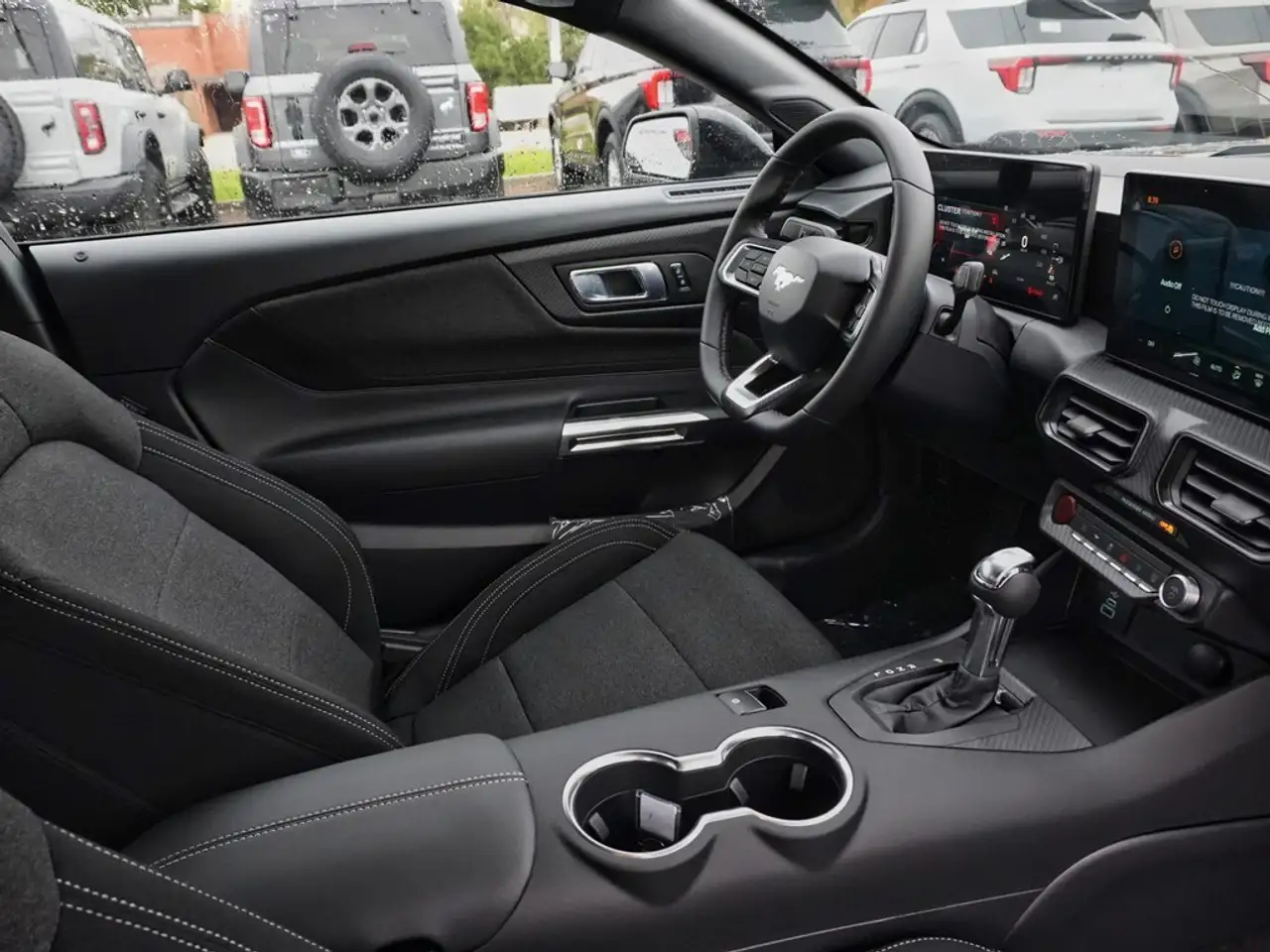 Ford Mustang - Image 15