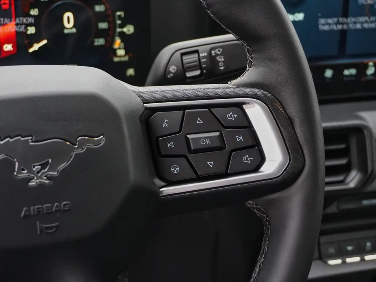Ford Mustang - Image 13
