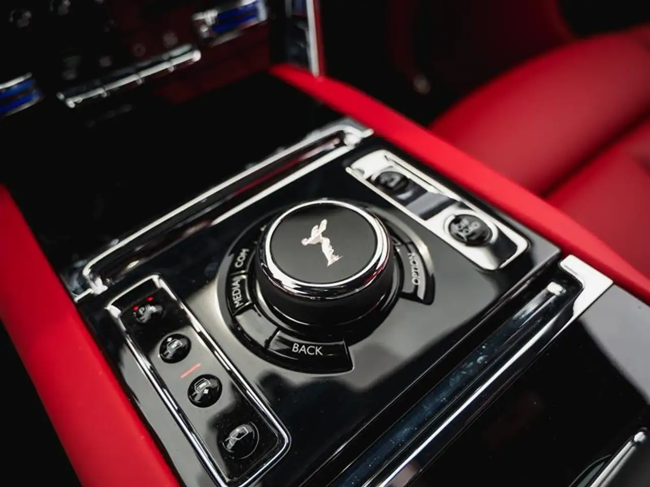 Rolls-Royce Cullinan - Image 17