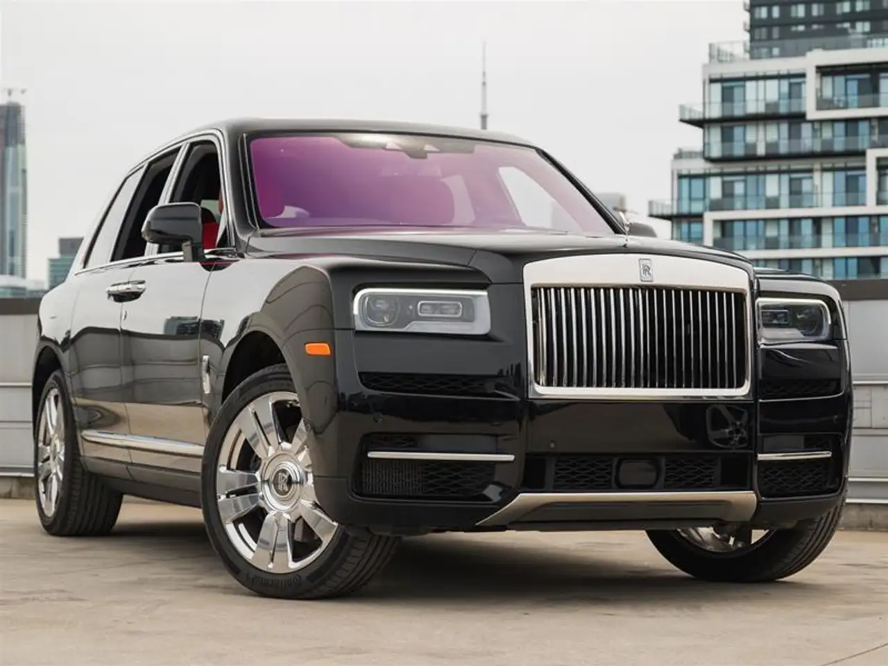 Rolls-Royce Cullinan - Image 2