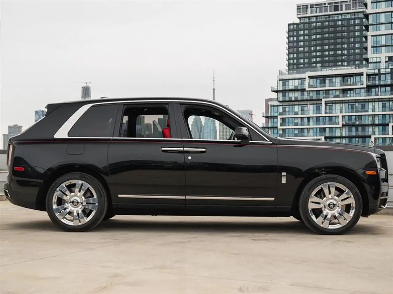 Rolls-Royce Cullinan - Image 5