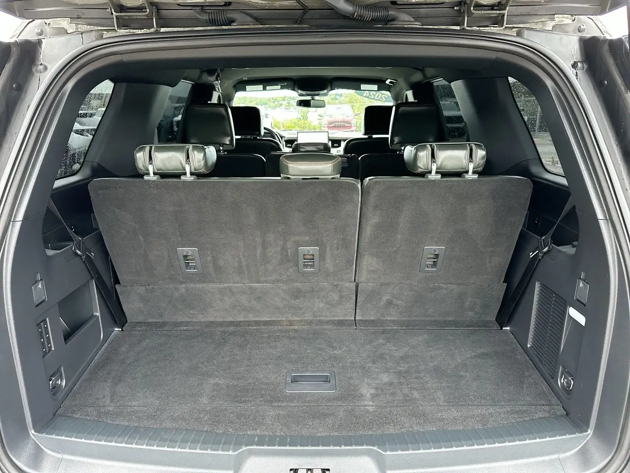 Ford Expedition - Image 36