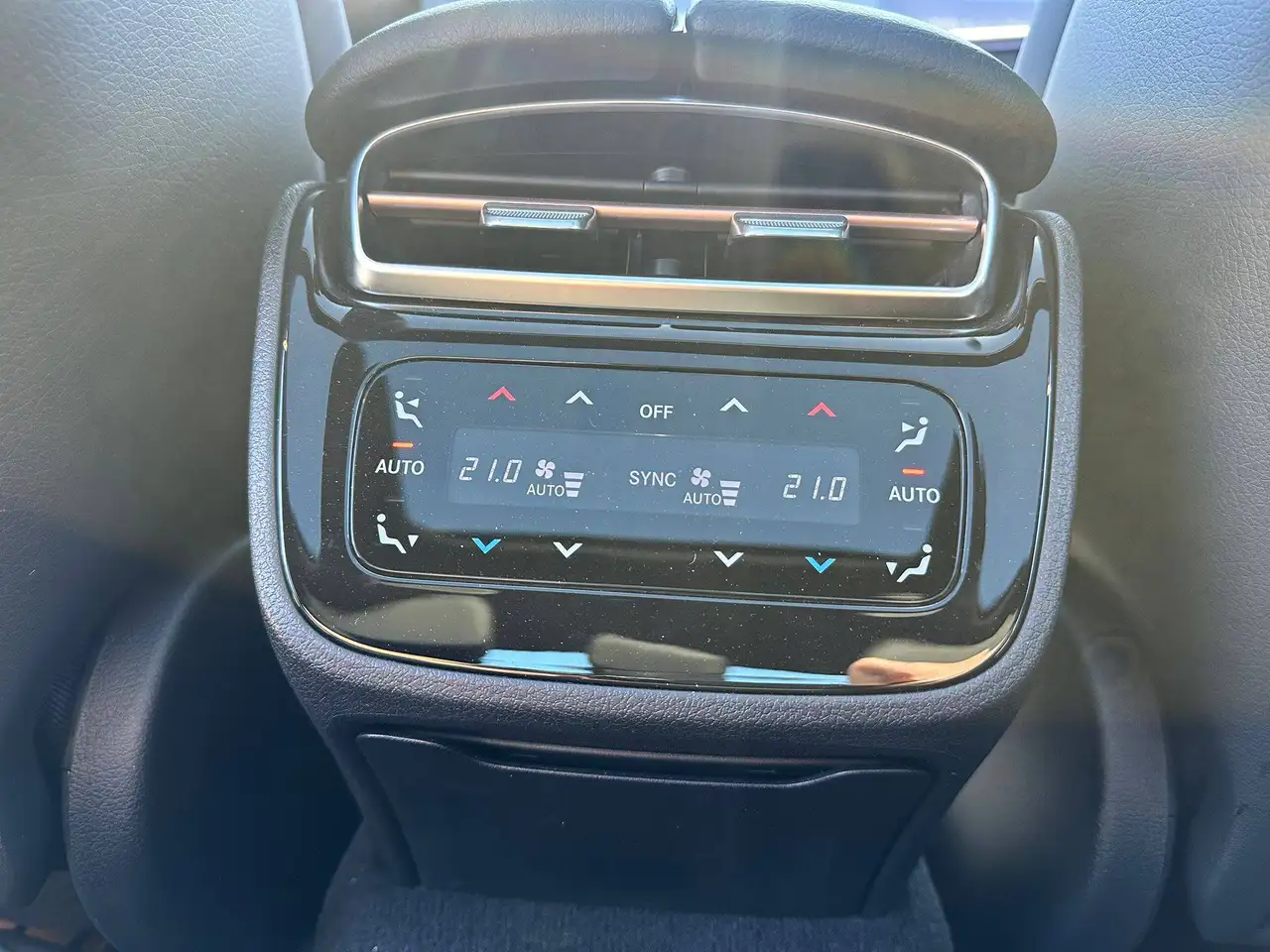 Mercedes-Benz EQE - Image 26
