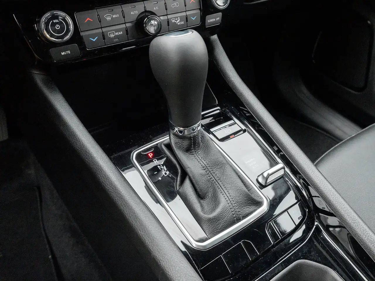Jeep Compass - Image 14