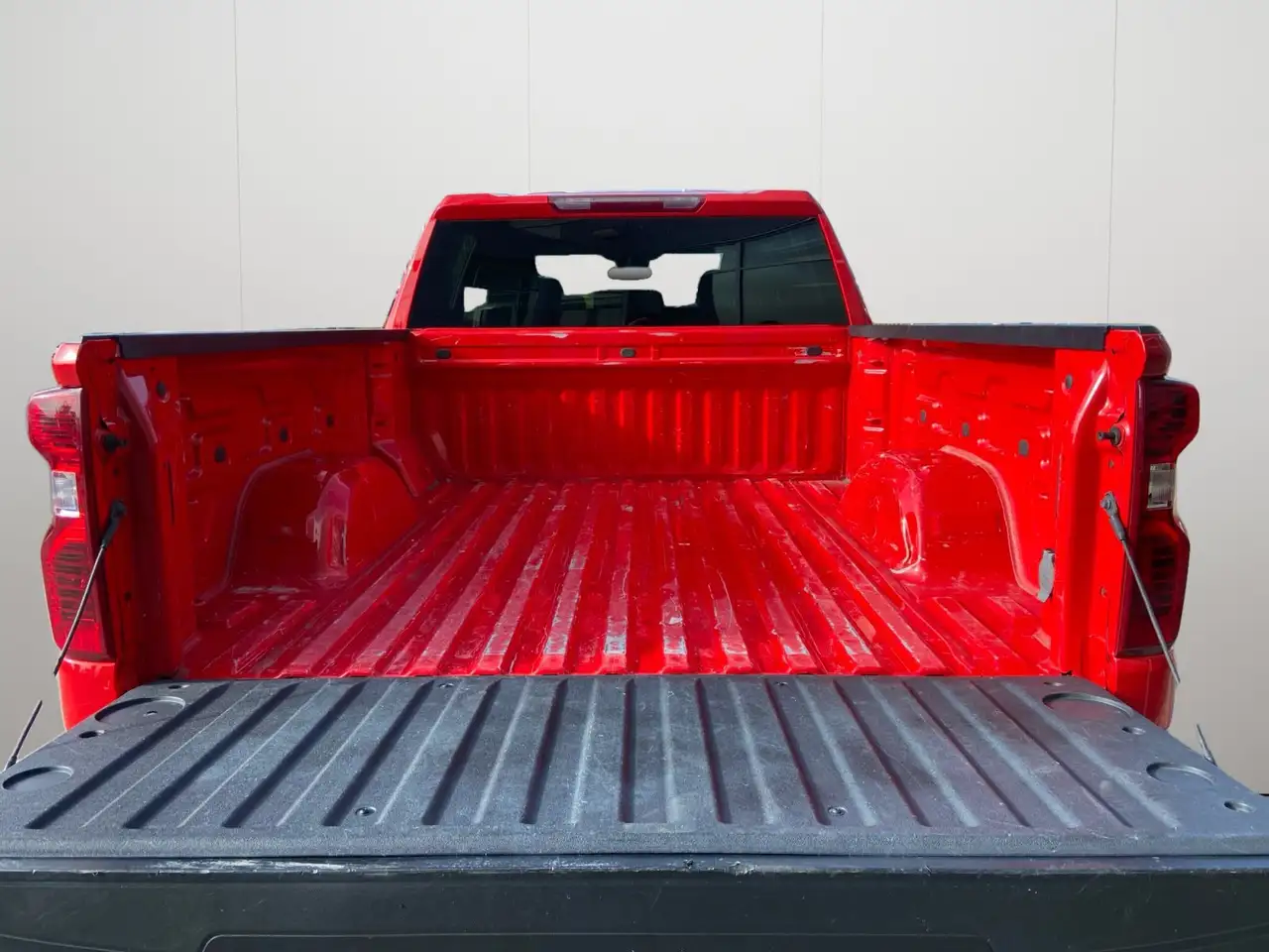 Chevrolet Silverado 1500 - Image 13