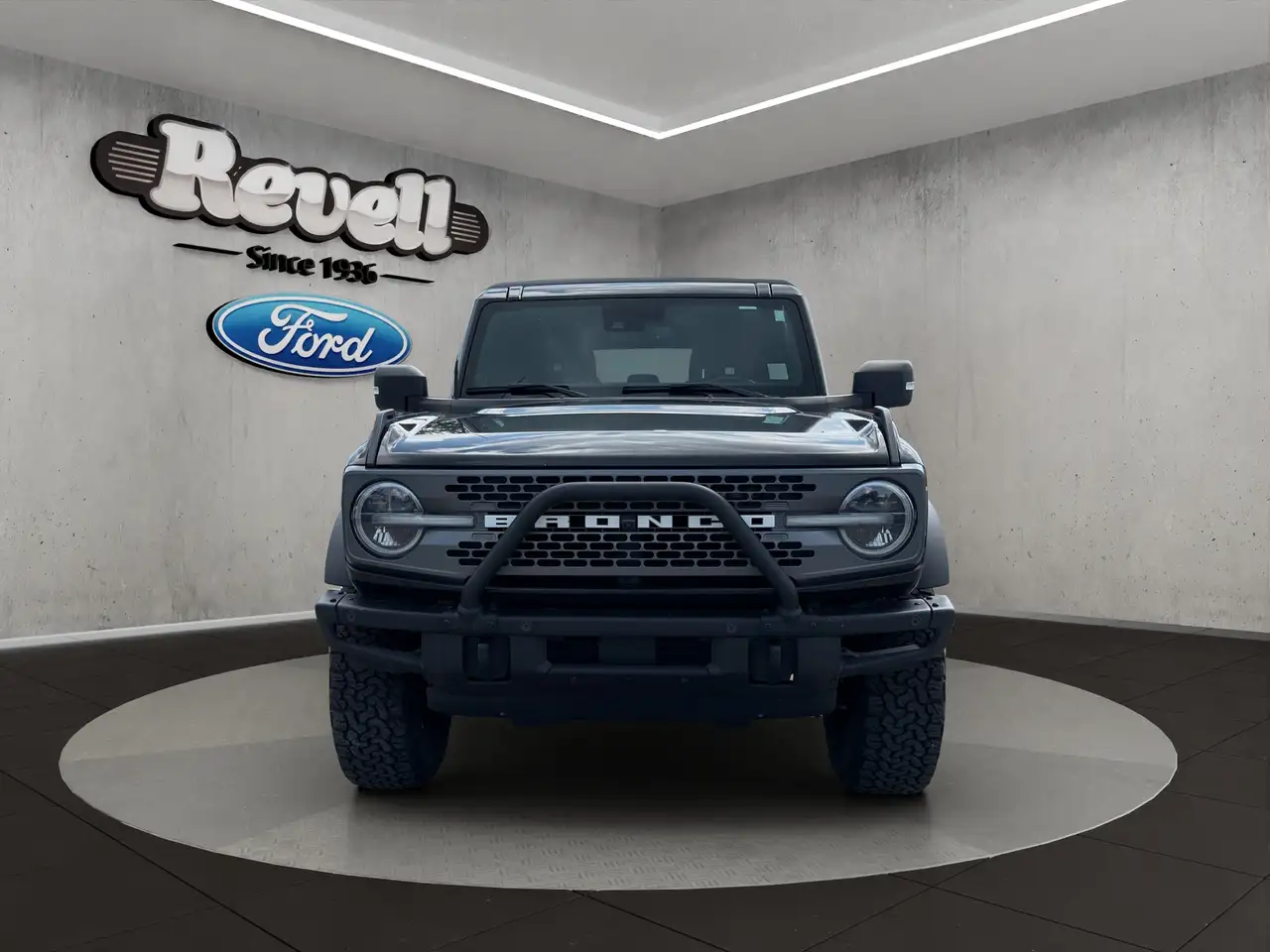 Ford Bronco - Image 2