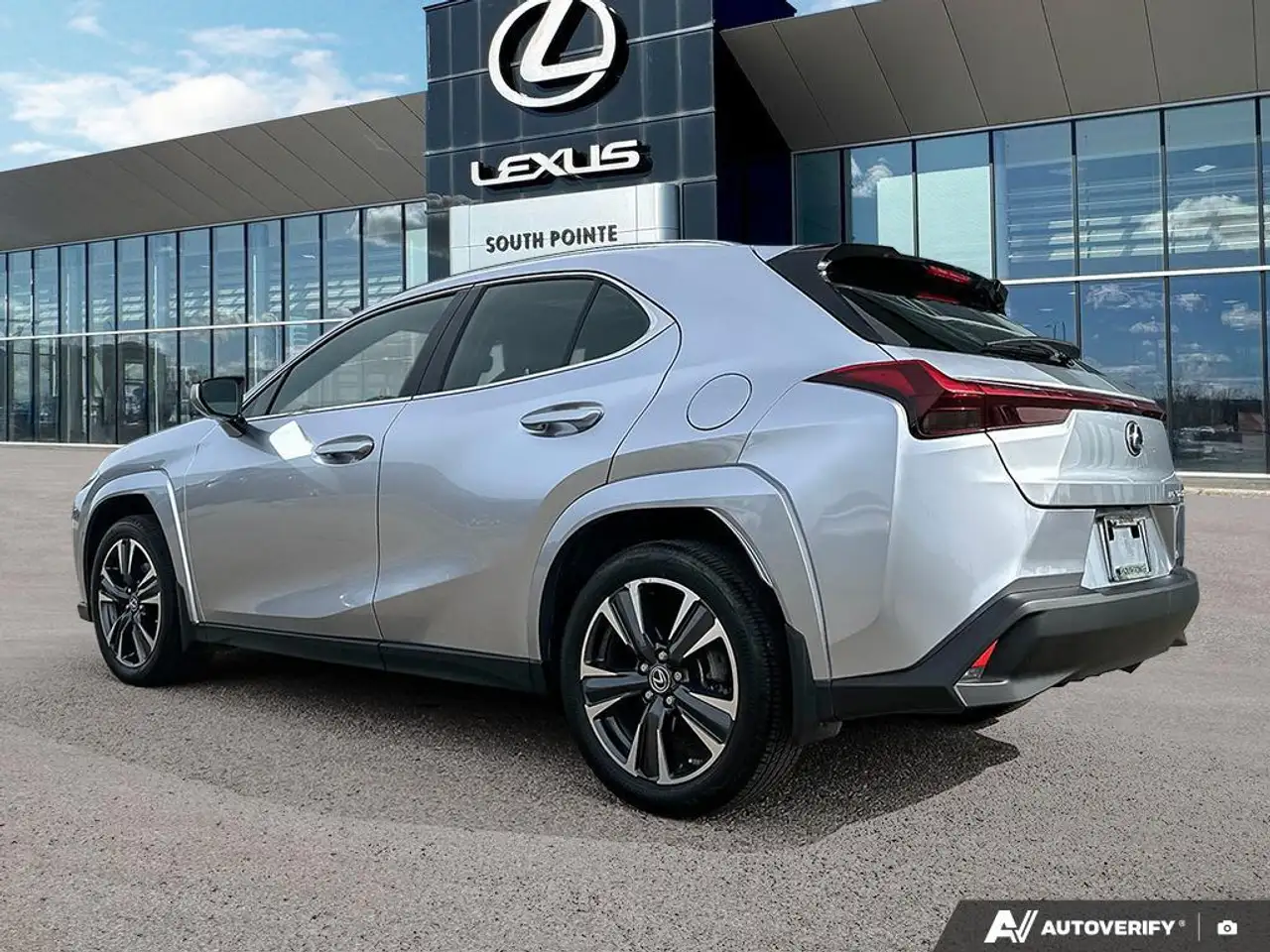 Lexus UX - Image 4