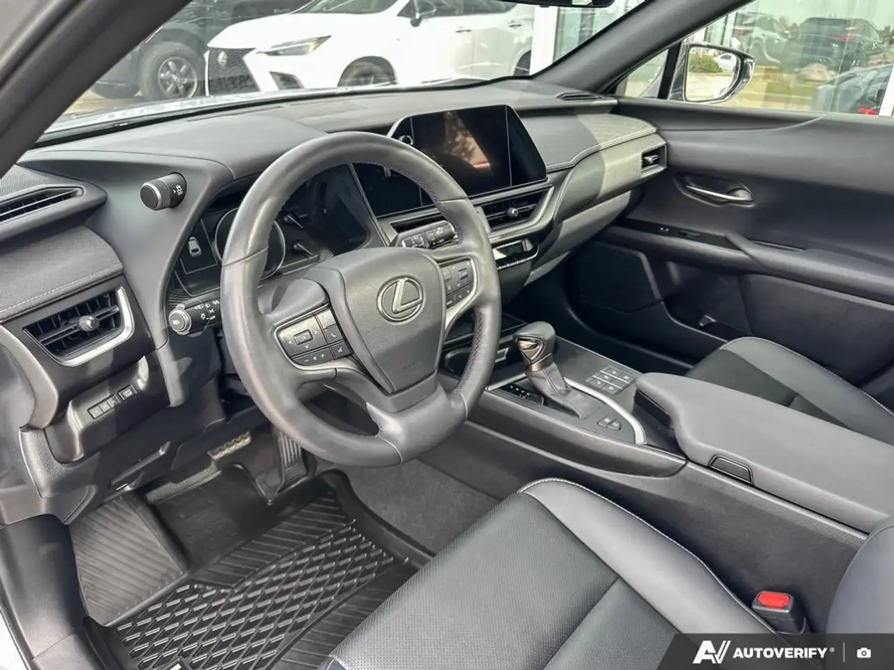 Lexus UX - Image 13
