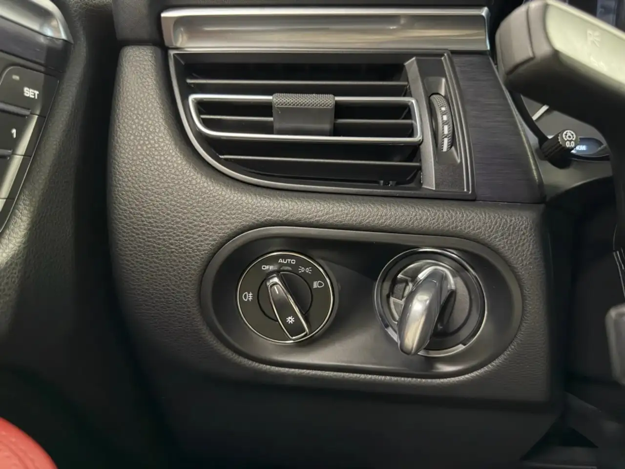 Porsche Macan - Image 14