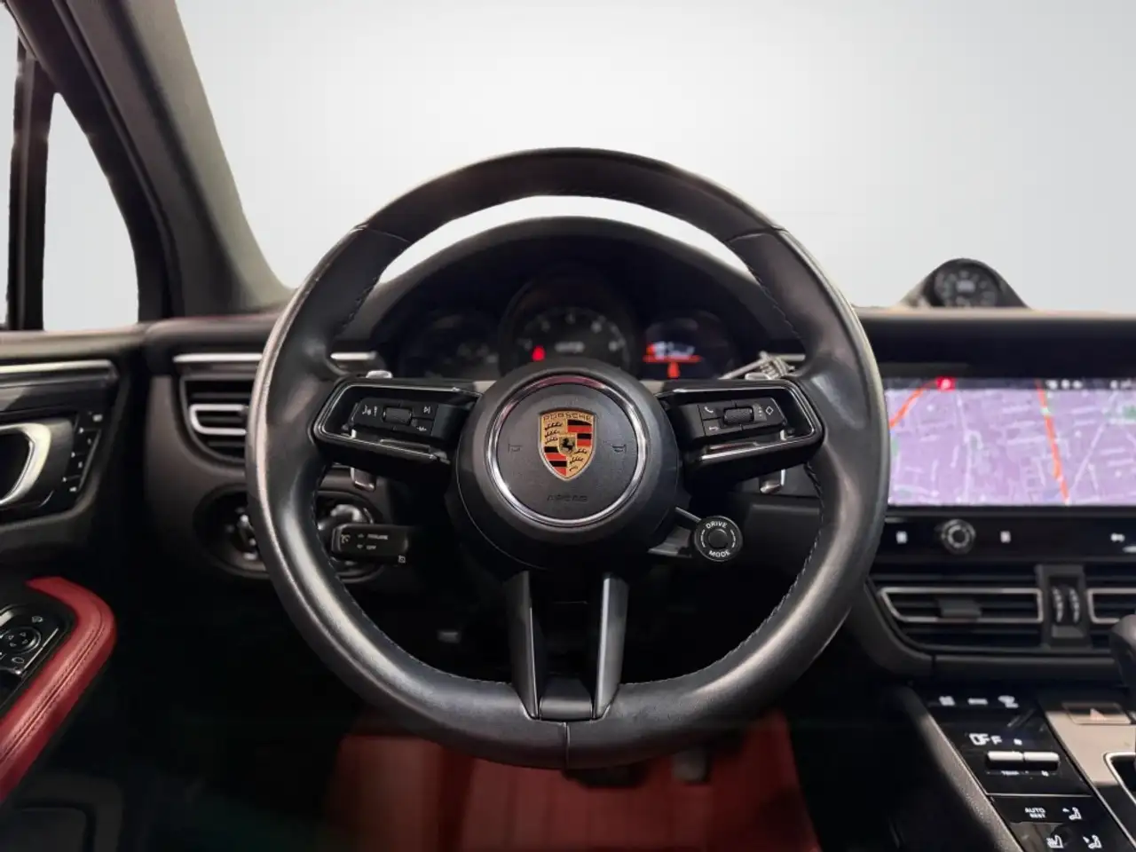 Porsche Macan - Image 9