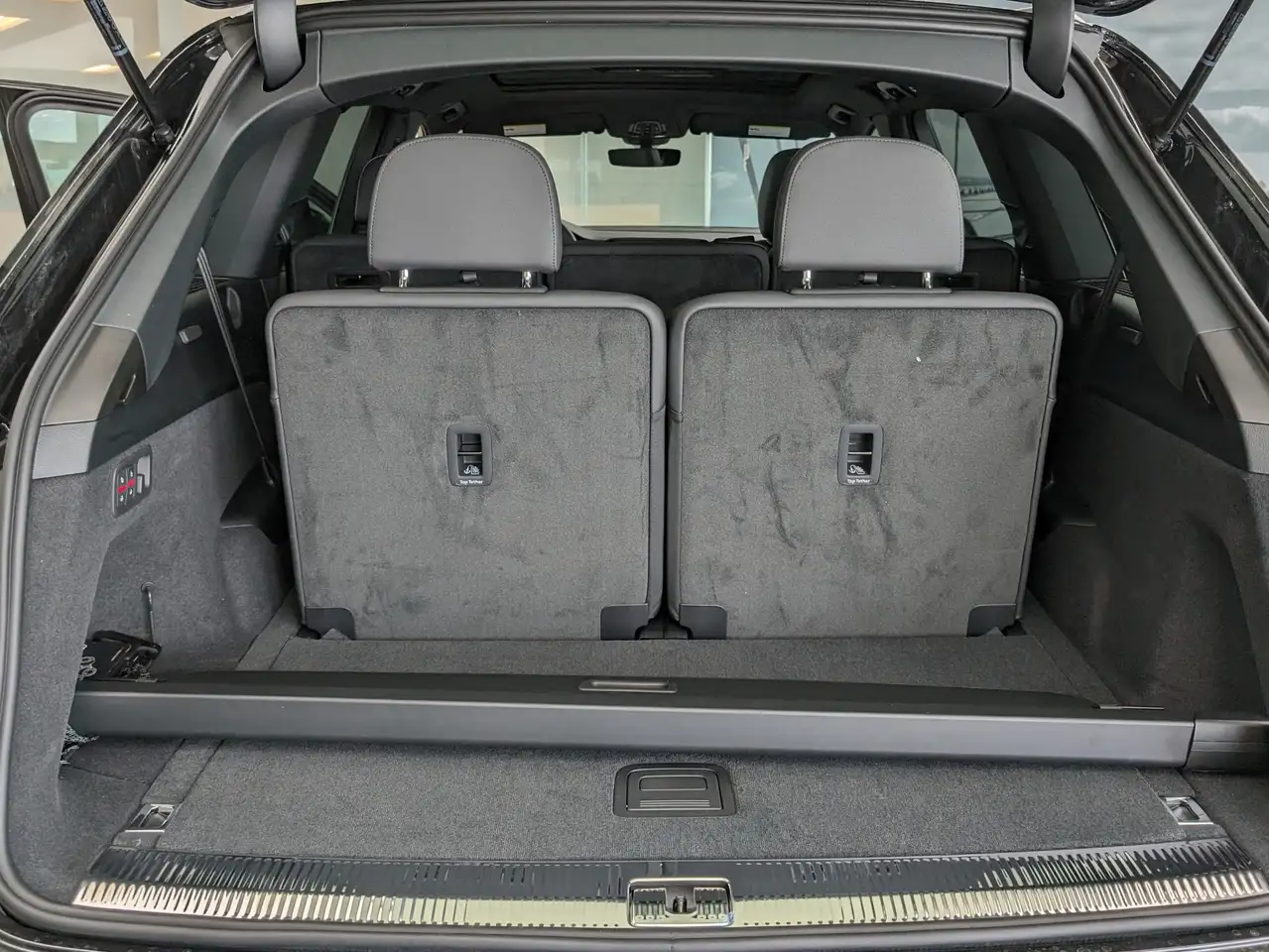 Audi Q7 - Image 7
