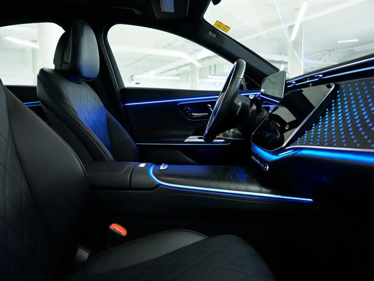 Mercedes-Benz E-Class - Image 22