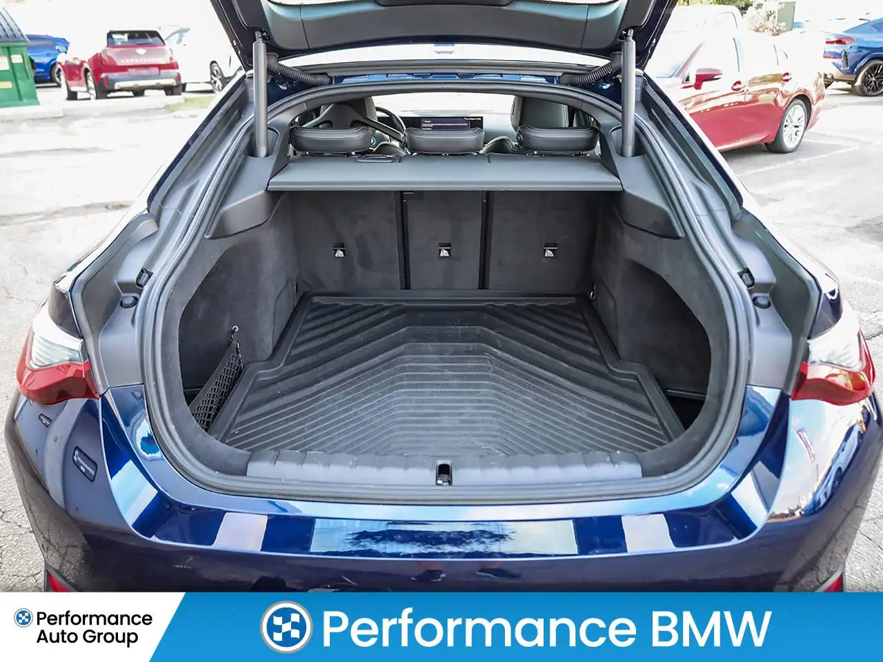 BMW i4 - Image 11