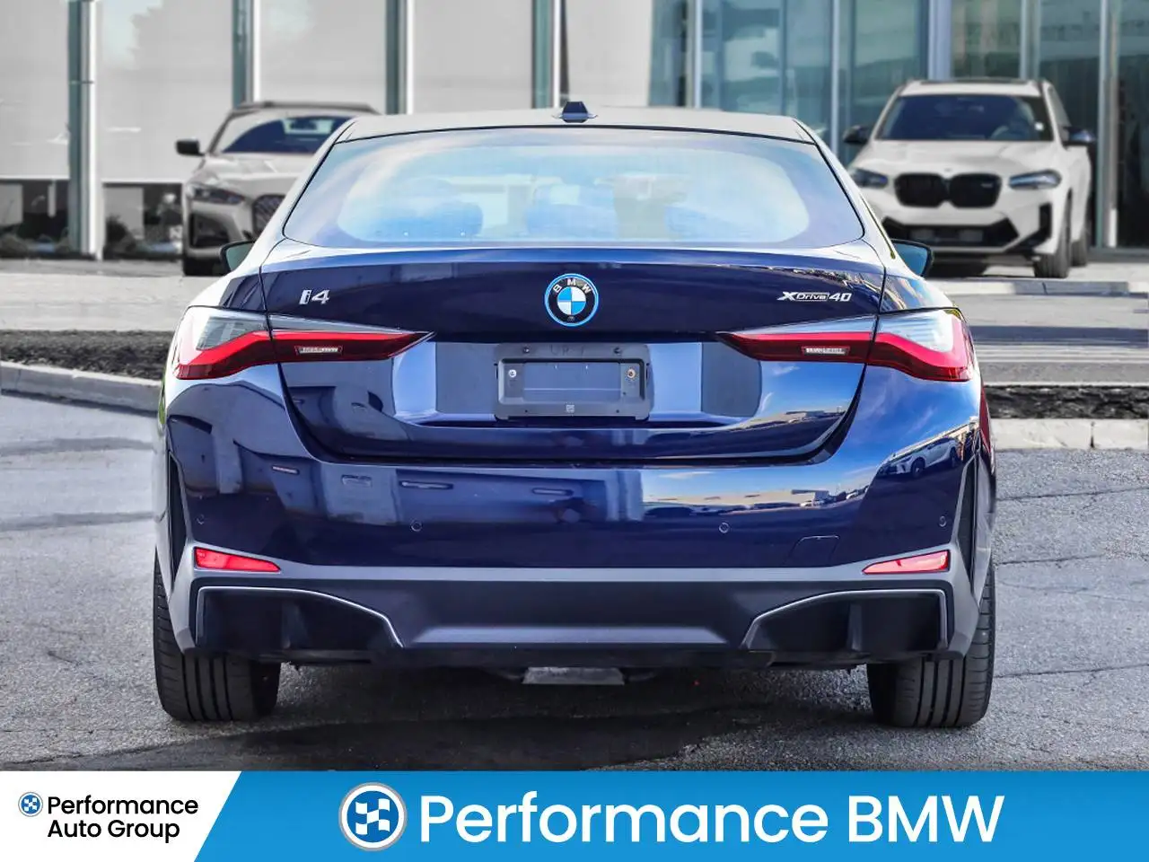 BMW i4 - Image 10