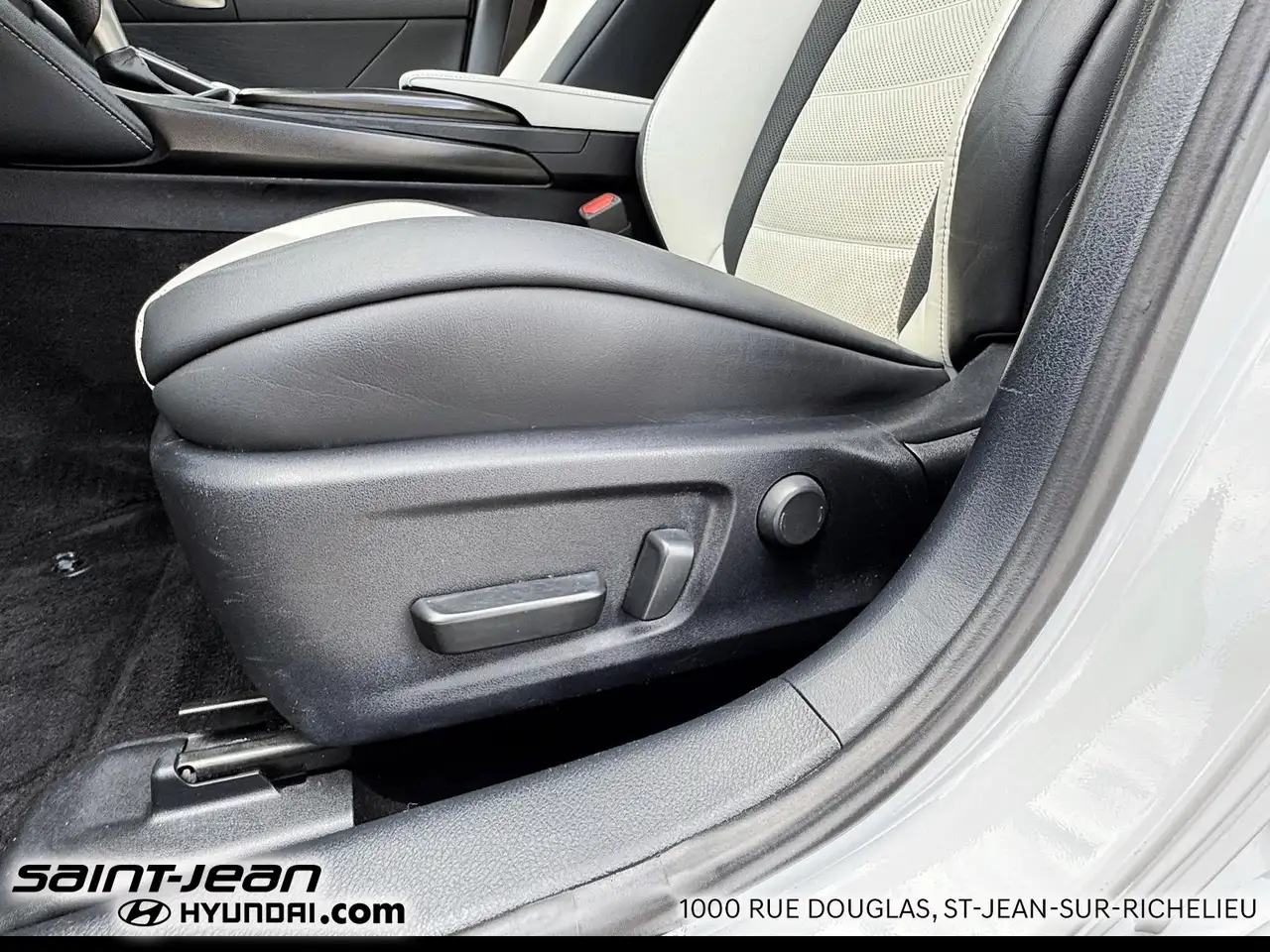 Lexus IS 350 - Image 11